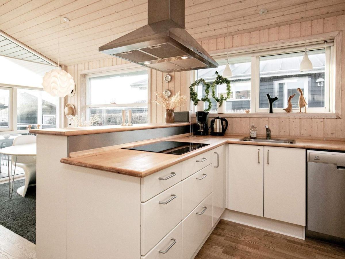 6 Person Holiday Home In Tranek R Fæbæk Buitenkant foto