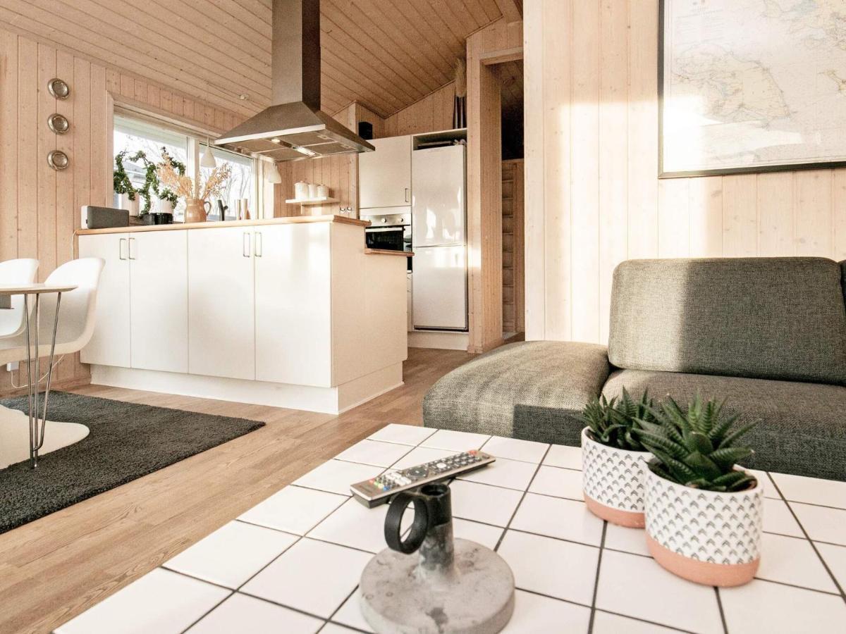 6 Person Holiday Home In Tranek R Fæbæk Buitenkant foto