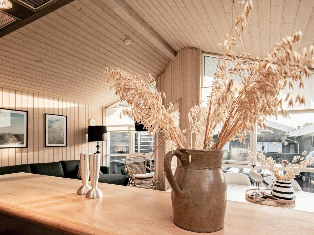 6 Person Holiday Home In Tranek R Fæbæk Buitenkant foto