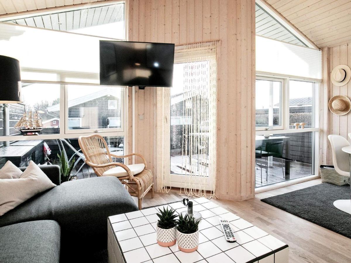 6 Person Holiday Home In Tranek R Fæbæk Buitenkant foto