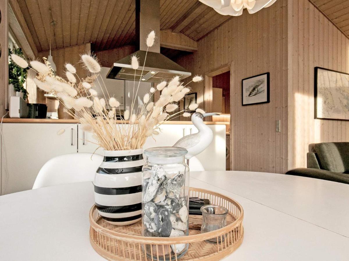 6 Person Holiday Home In Tranek R Fæbæk Buitenkant foto