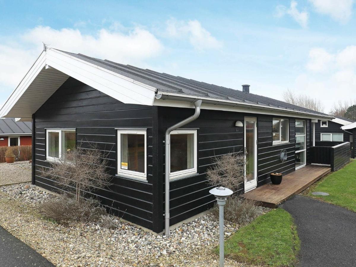 6 Person Holiday Home In Tranek R Fæbæk Buitenkant foto